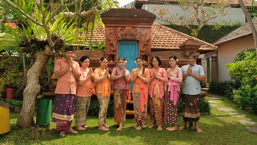 Villa Desa Roro Villa staff