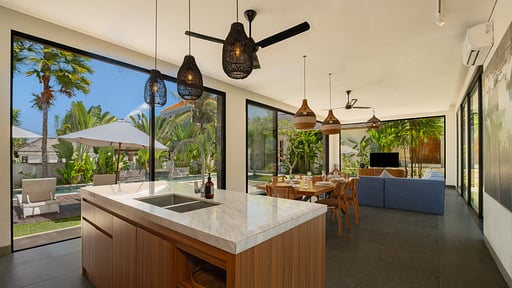 Villa Gantari Кухня
