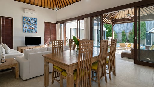 Villa Hibiscus Sanur Dining area