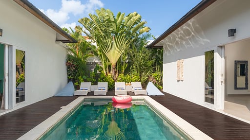 Villa Hiburan 2 Swimming pool
