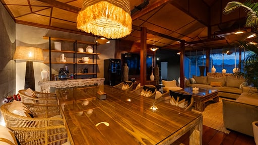 Villa Hidden Cove Dining area