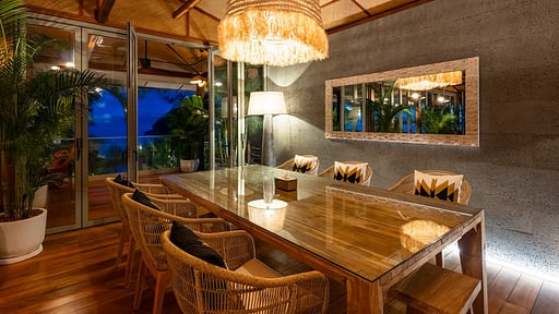 Villa Hidden Cove Dining area