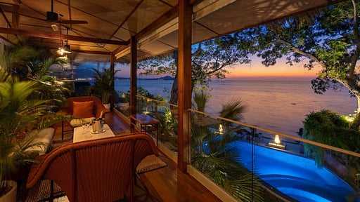Villa Hidden Cove Rooftop lounge