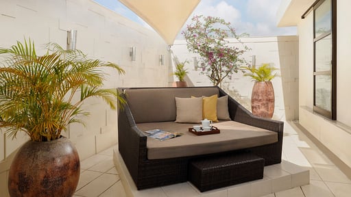 Villa Jamalu Rooftop lounge