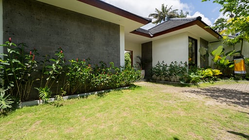 Villa Jenggala Parking areas