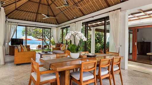 Villa Kaniksa Salle à manger