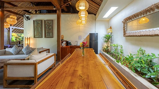 Villa Karmagali Dining area