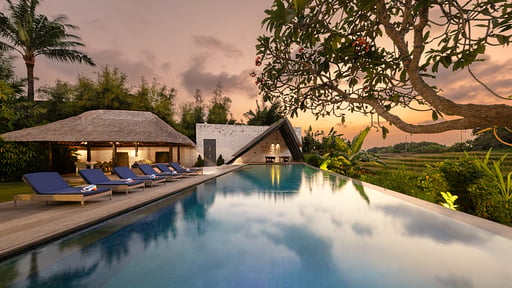 Villa Kubu Dewi Sri Kolam renang