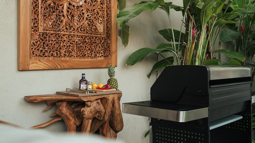 Villa Latima BBQ equipment