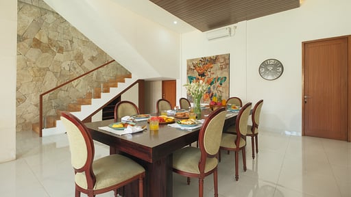 Villa Latima Dining area