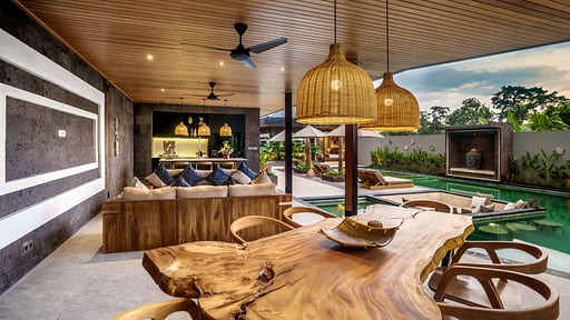 Villa Lembah Giri Dining area
