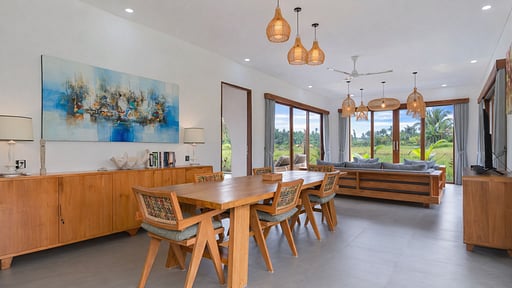 Villa Lena Dining area