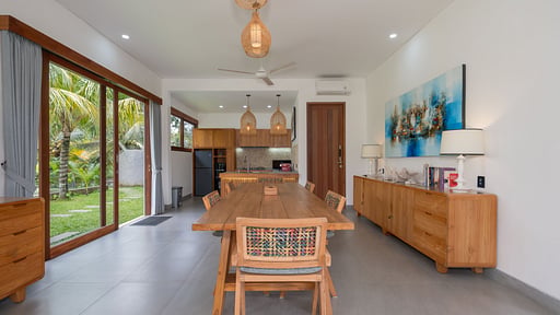 Villa Lena Dining area
