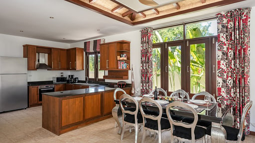 Villa Lilawadee Dining area