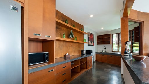 Villa Lingkar Kitchen