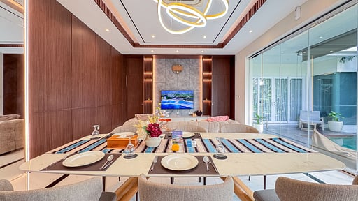 Villa Louis Dining area