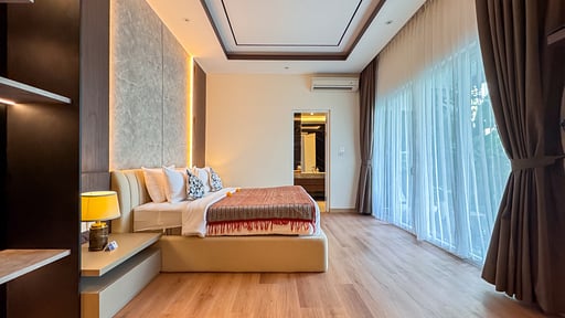 Villa Louis Bedroom 1