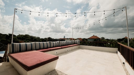 Villa Lurline Rooftop lounge
