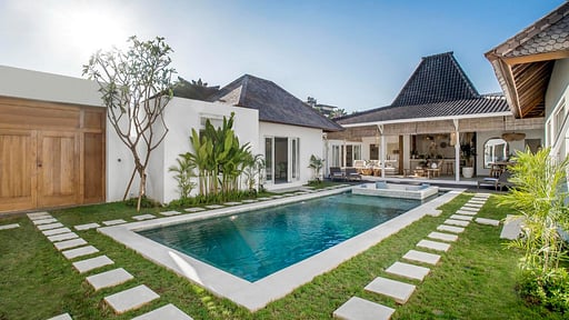Villa Makena & Passion Swimming pool 2