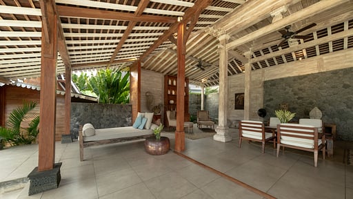Villa Mannao Living room 2