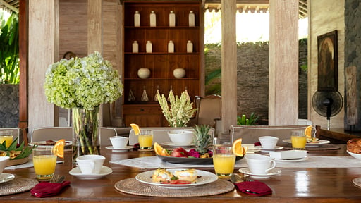 Villa Mannao Dining area