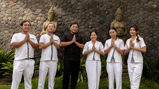 Villa Mannao Villa staff