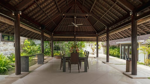 Villa Mata Air Dining area