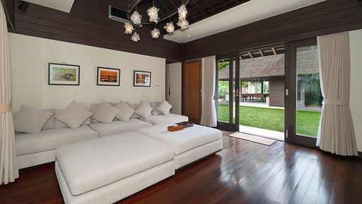 Villa Mata Air Media room