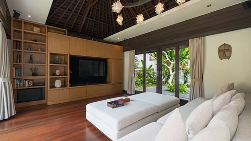 Villa Mata Air Media room