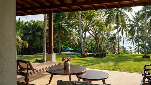 Villa Mimosa Hill Terrace/Veranda