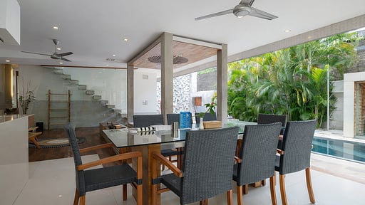 Villa Minggu Dining area
