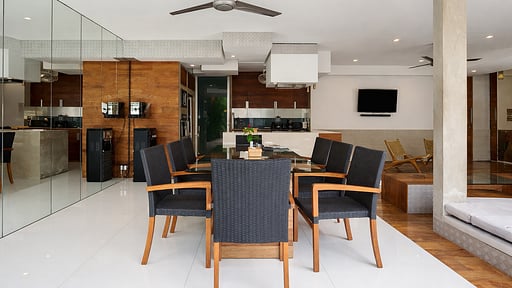 Villa Minggu Dining area