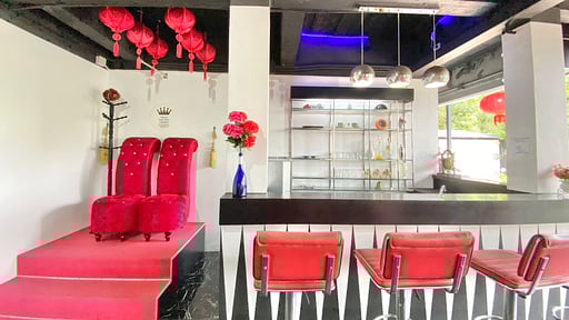 Villa Nap Dau Crown Bar