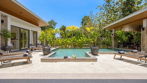 Villa Nuvana Zwembad