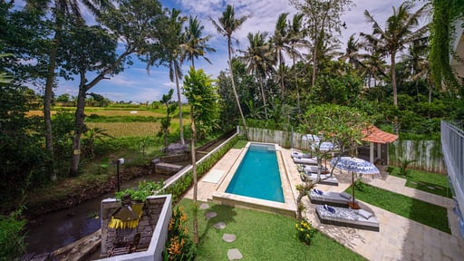 Villa Paletu Swimming pool