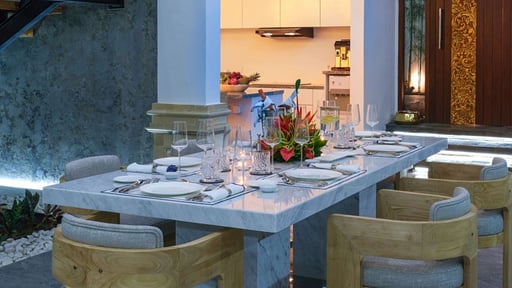 Villa Paletu Dining area