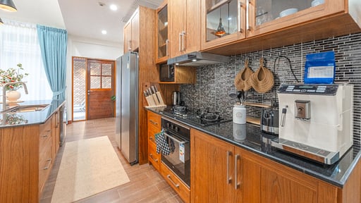 V227 Villa Pasak 4 Kitchen