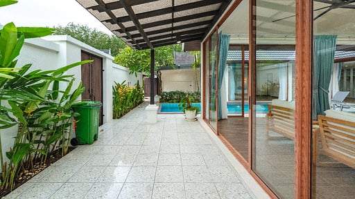 V227 Villa Pasak 4 Parking areas