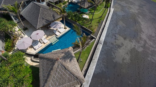 Villa Puri Saanti Piscina