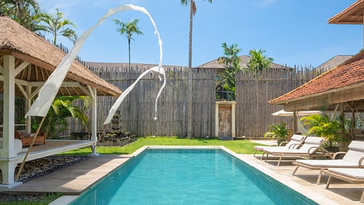 Villa Rabu Zwembad