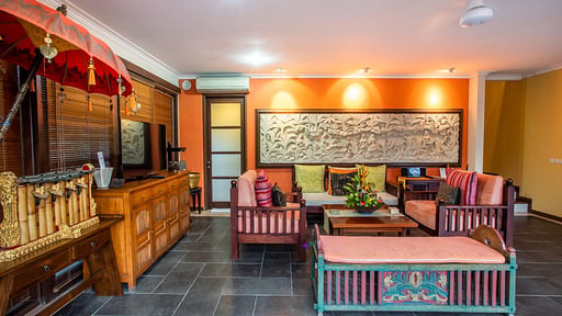 Villa Saffron Living room