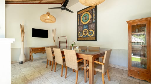 Villa Selasa Dining area