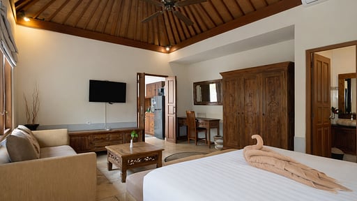 Villa Senin Bedroom 1