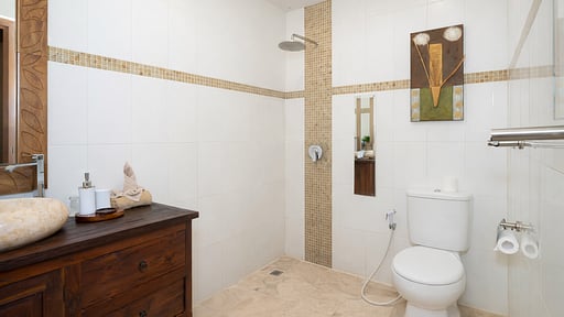 Villa Senin Bedroom 1