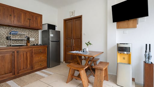 Villa Senin Dining area