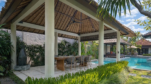 Villa Sesari Dining area