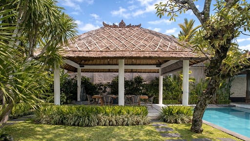 Villa Sesari Dining area