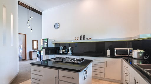Villa Sungai Raja Cucina