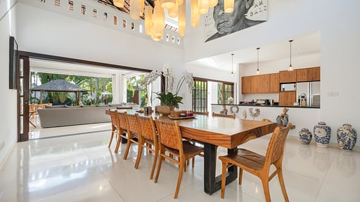 Villa Tjitrap Dining area