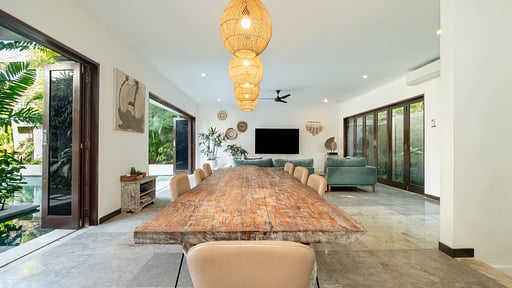 Villa Yasmin Dining area